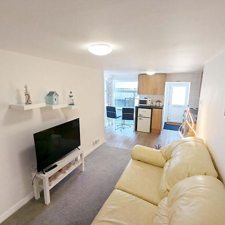 Harbour Steps - Torquay Luxury Apartment - Balcony, Free Parking, Netflix & Wifi 외부 사진
